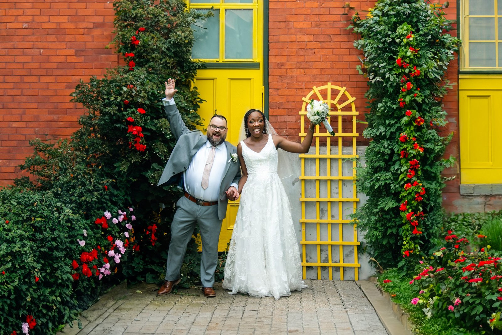 Bride and groom photographed by Keyris Rodriguez in Montreal